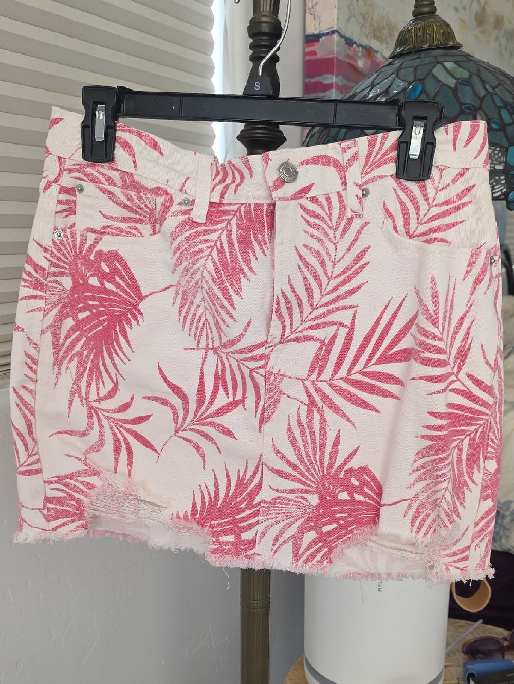Kensie Pink Palm-Print White Denim Skirt